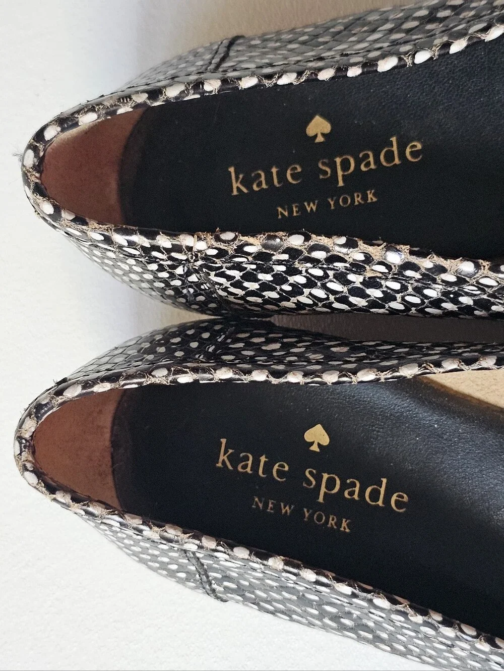 Kate Spade New York Snakeskin Print Leather Loafers Women's 7.5M Slip On Pointed
